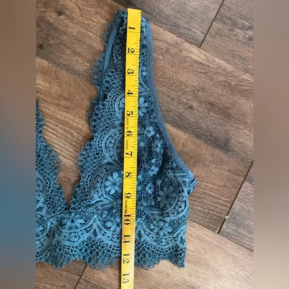 Victorias Secret Green Unlined Bralette Bra Lace Size Small Wirefree Festival - Picture 3 of 4